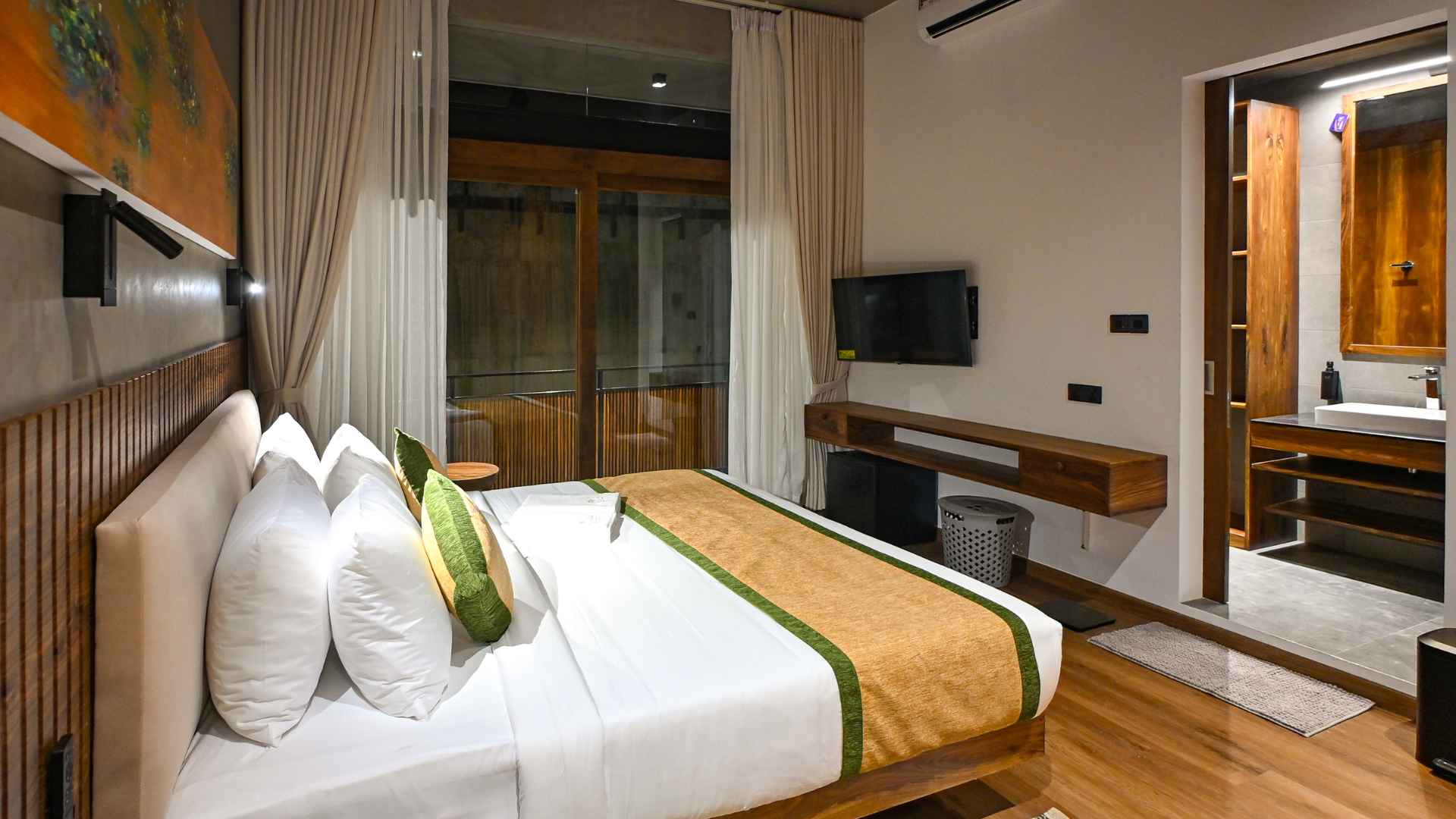 Habitat Apartment Bedroom and bathroom